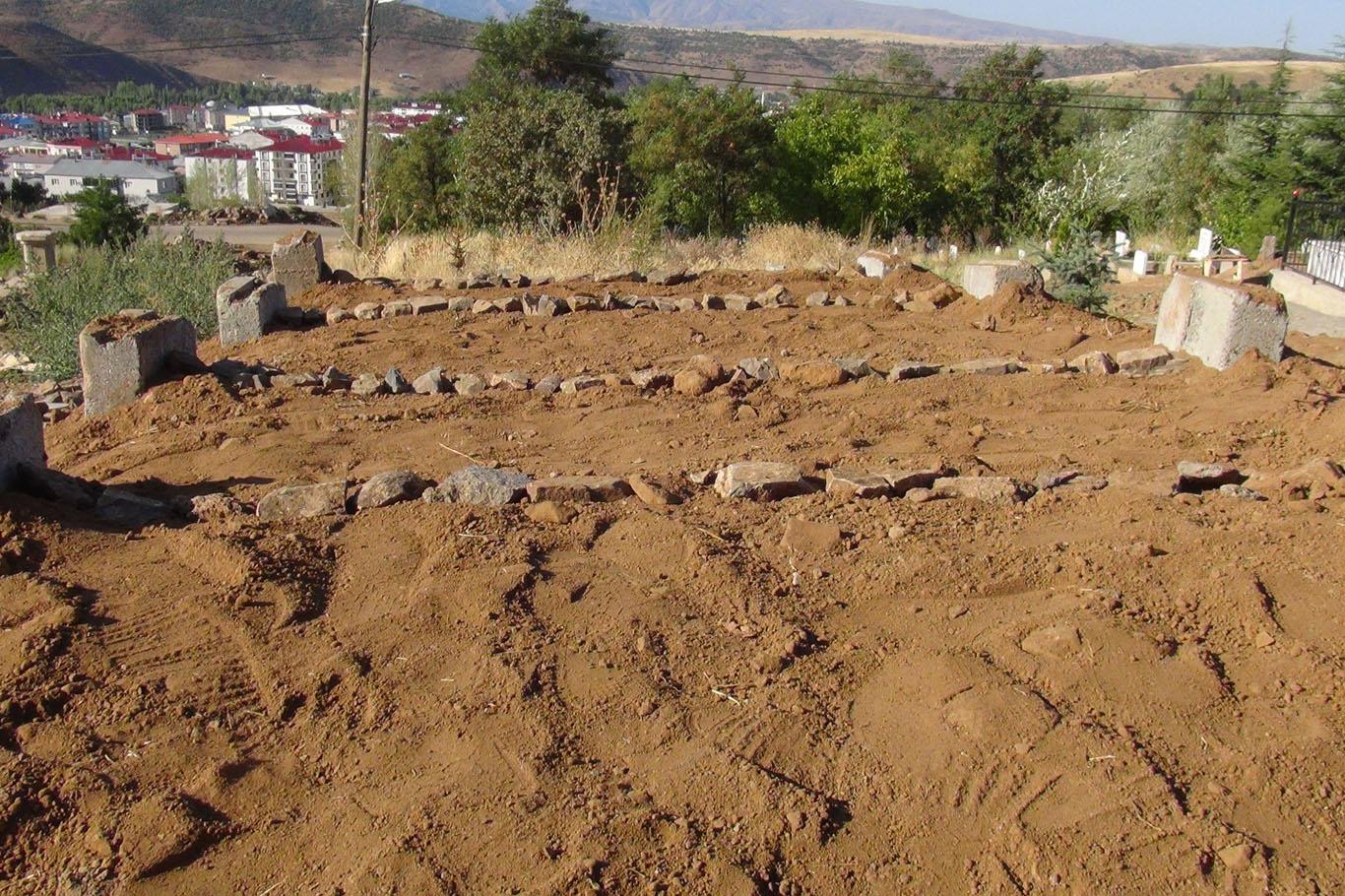Feci kazada hayatını kaybedenlerden 4'ü defnedildi Feci kazada hayatını kaybedenlerden 4'ü defnedildi